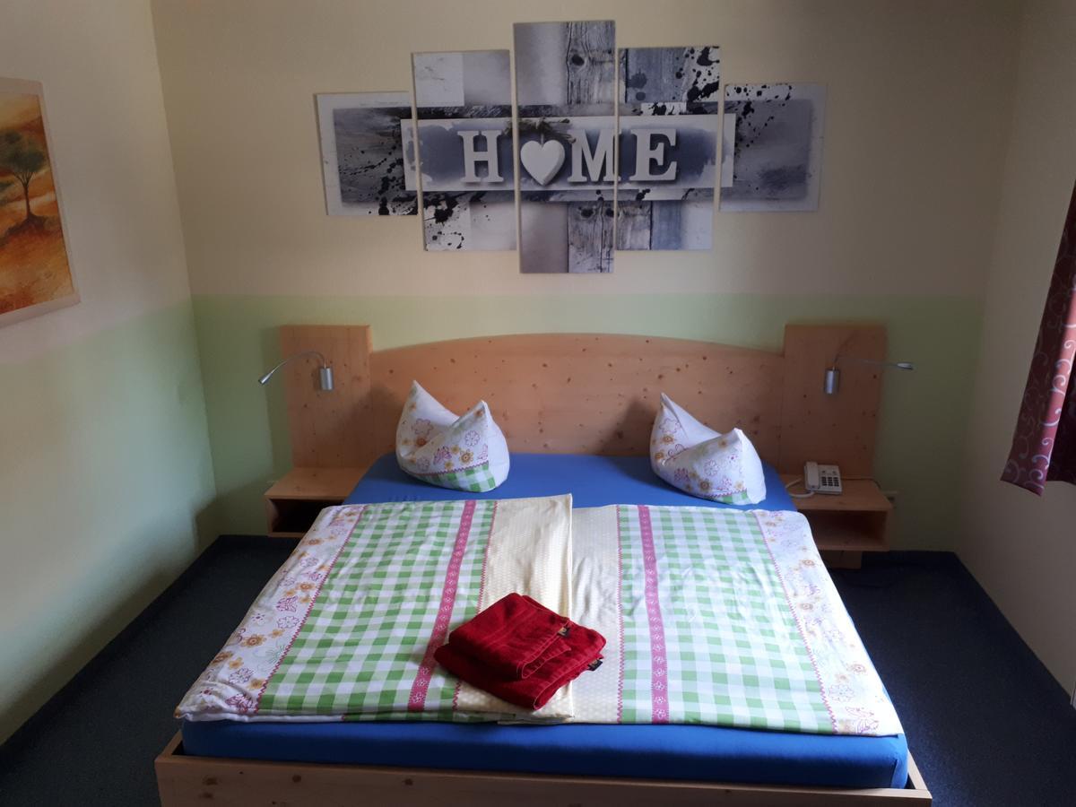 Hotel Zum Schwarzen Baer Hermsdorf  Zewnętrze zdjęcie